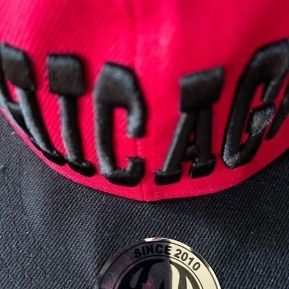 Chicago Bulls Snapback. Red and black. - Picture 2 of 5